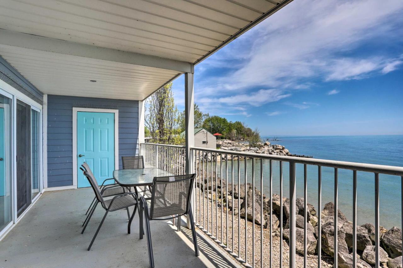 Cozy Lakefront Middle Bass Retreat With Balcony Put-in-Bay Exteriör bild