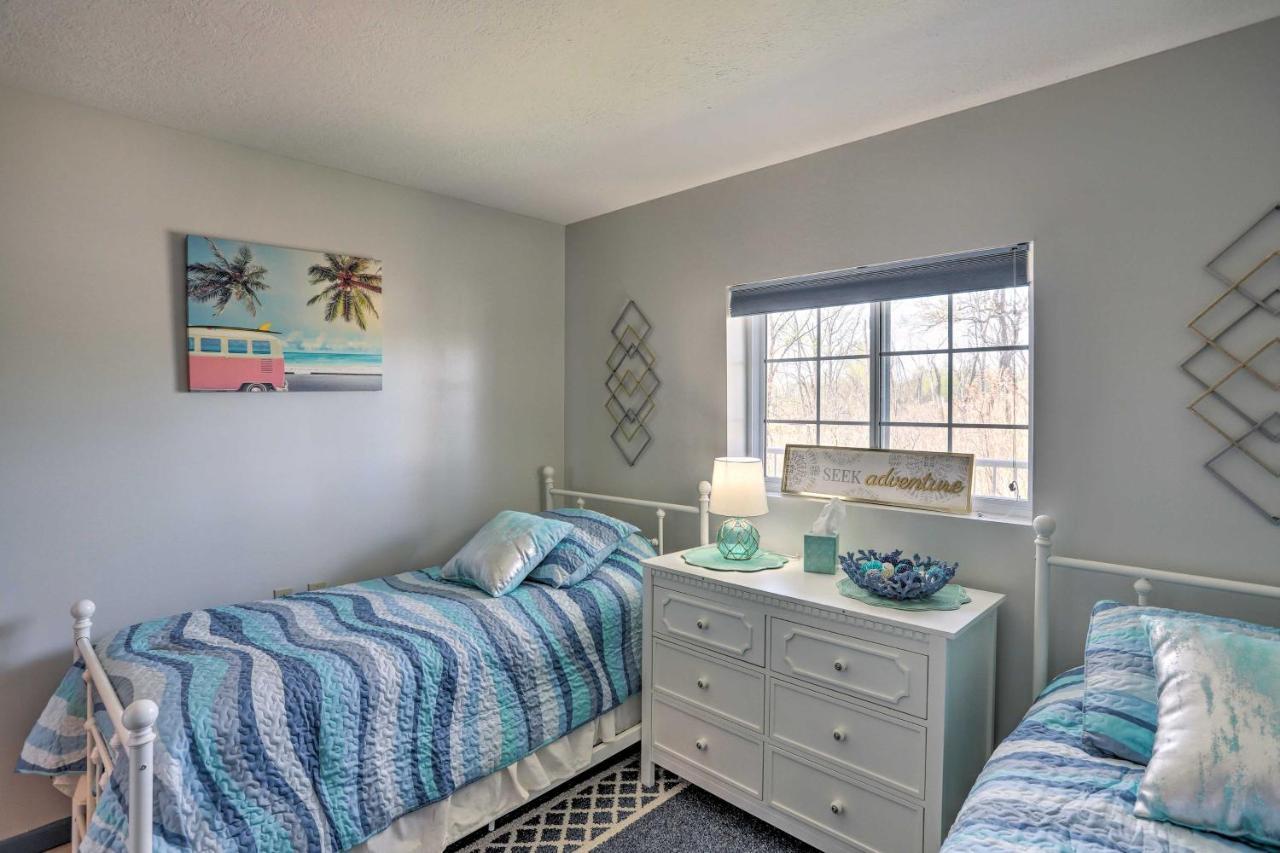 Cozy Lakefront Middle Bass Retreat With Balcony Put-in-Bay Exteriör bild