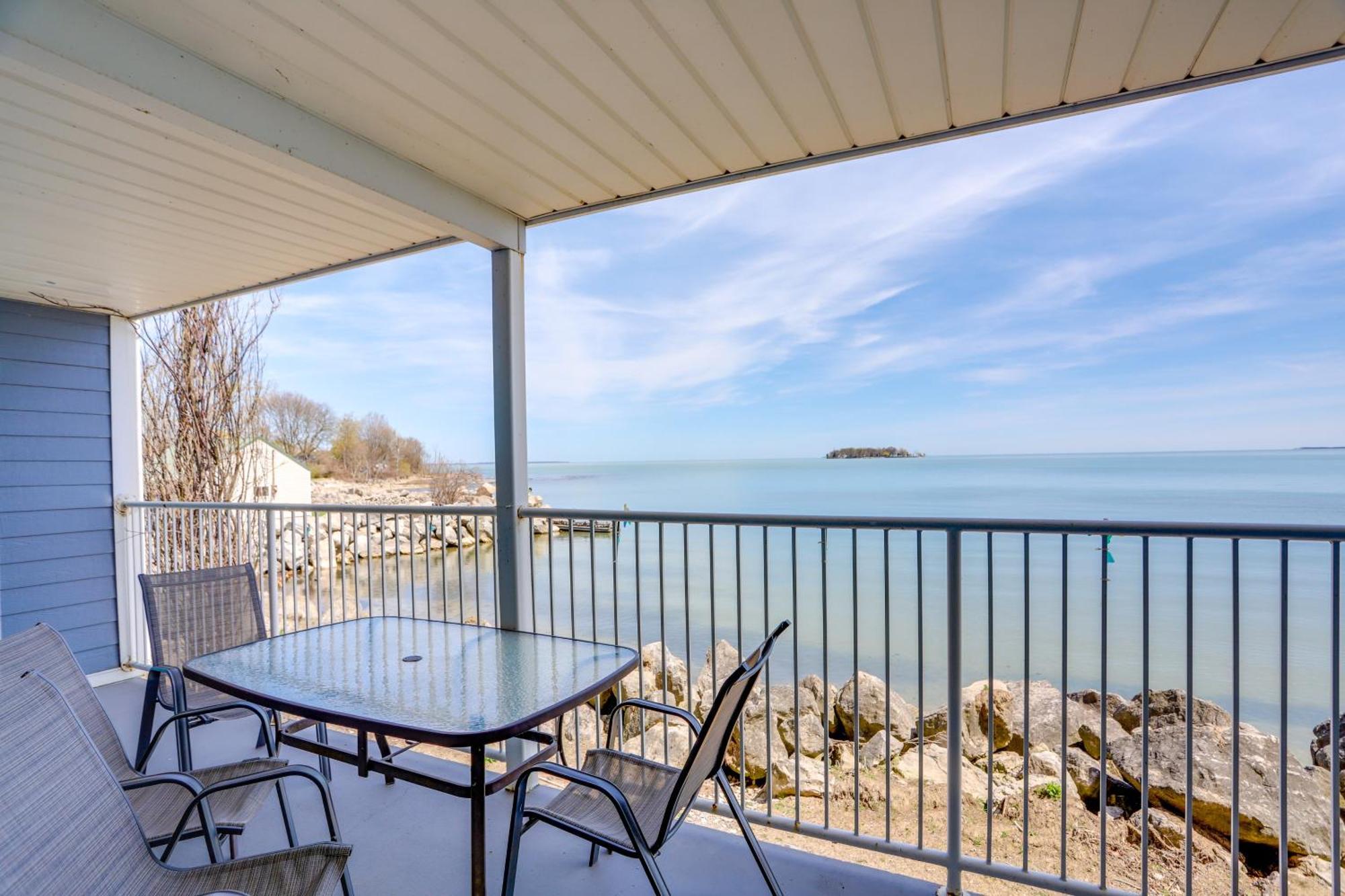 Cozy Lakefront Middle Bass Retreat With Balcony Put-in-Bay Exteriör bild