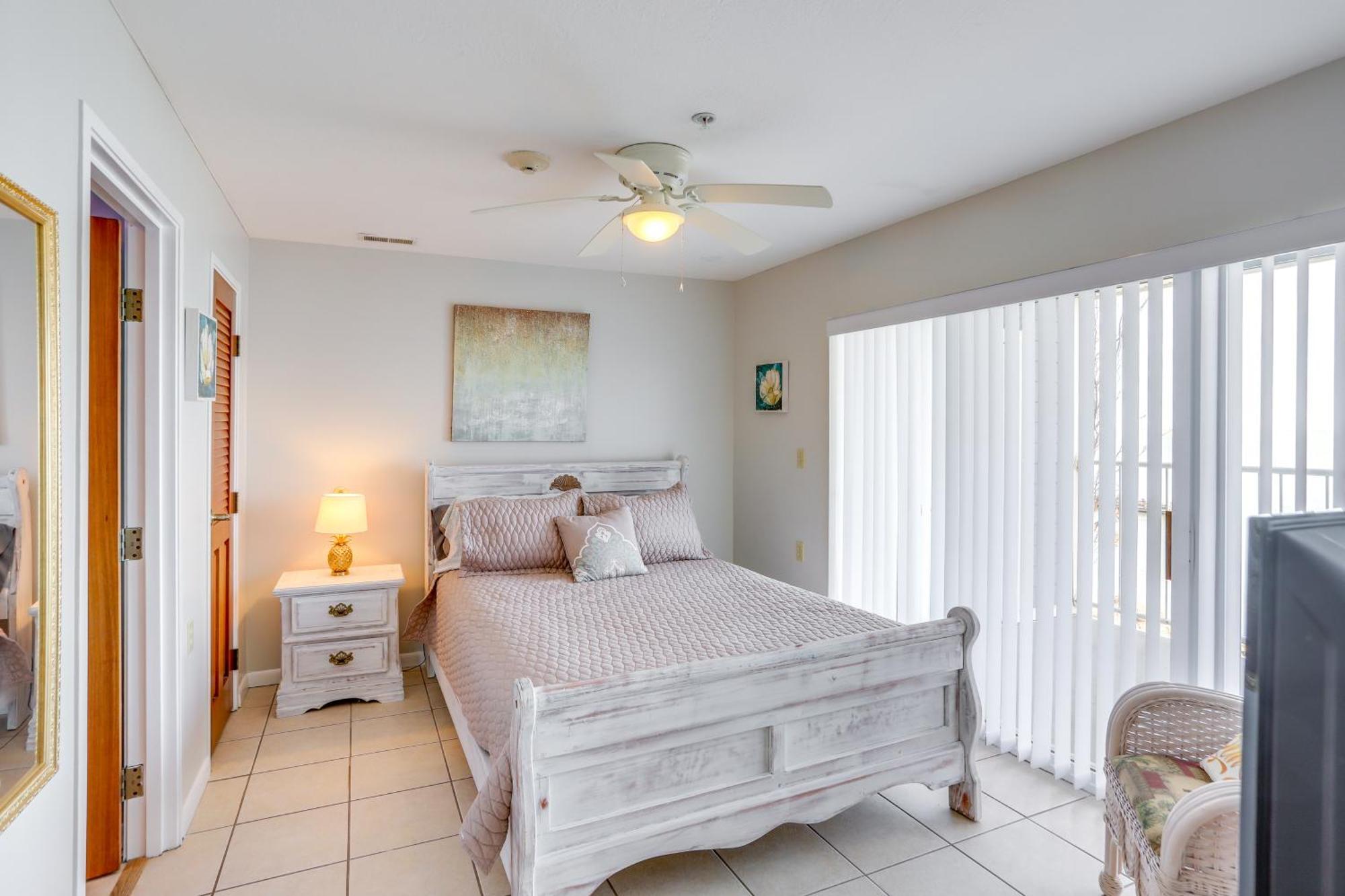 Cozy Lakefront Middle Bass Retreat With Balcony Put-in-Bay Exteriör bild