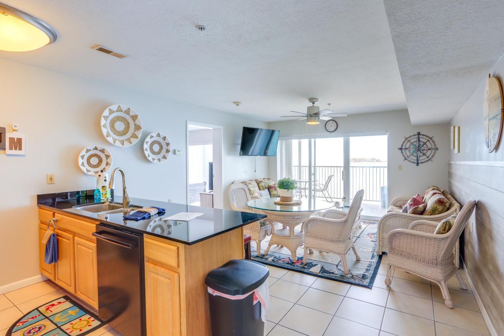 Cozy Lakefront Middle Bass Retreat With Balcony Put-in-Bay Exteriör bild
