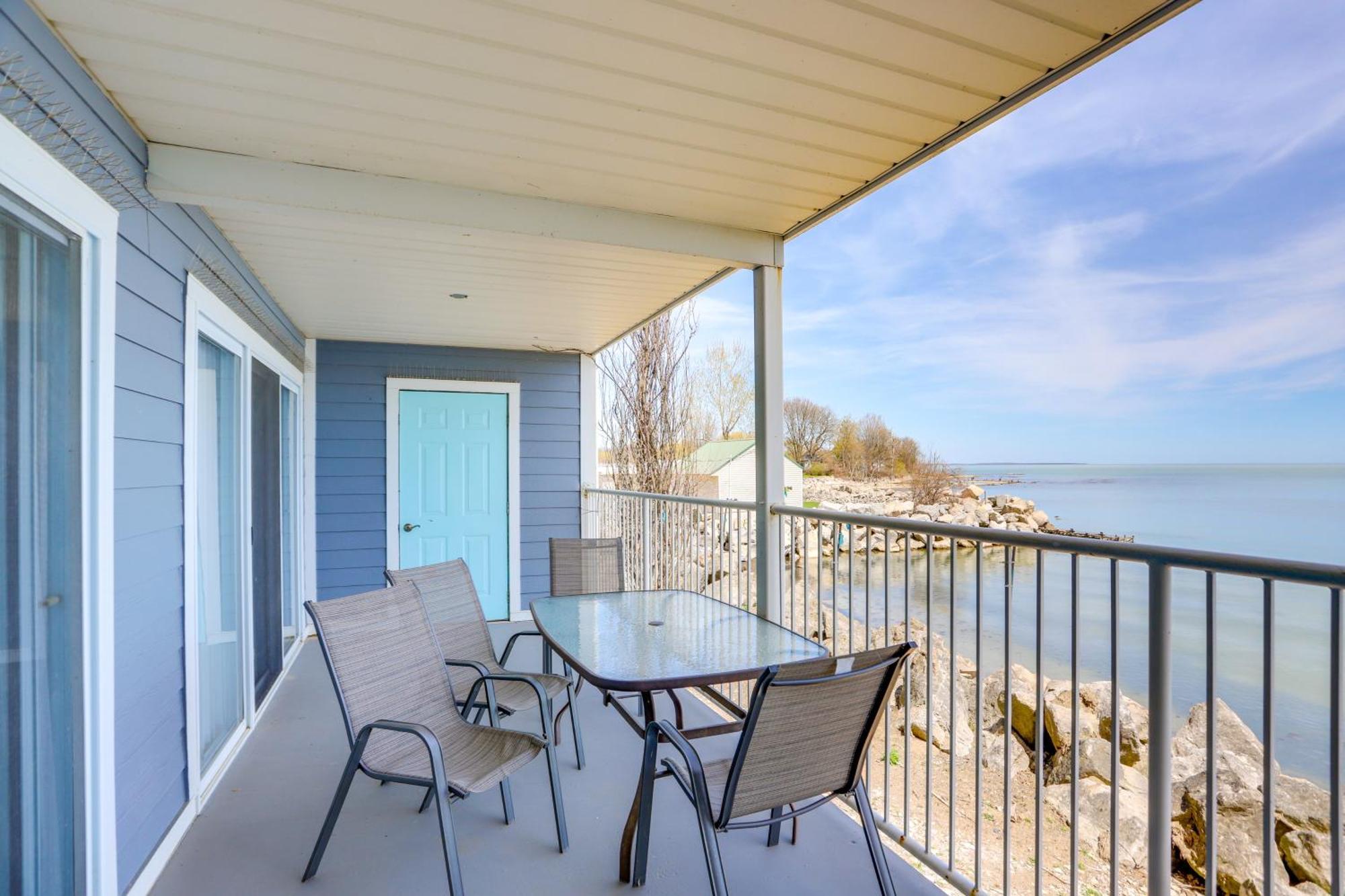 Cozy Lakefront Middle Bass Retreat With Balcony Put-in-Bay Exteriör bild