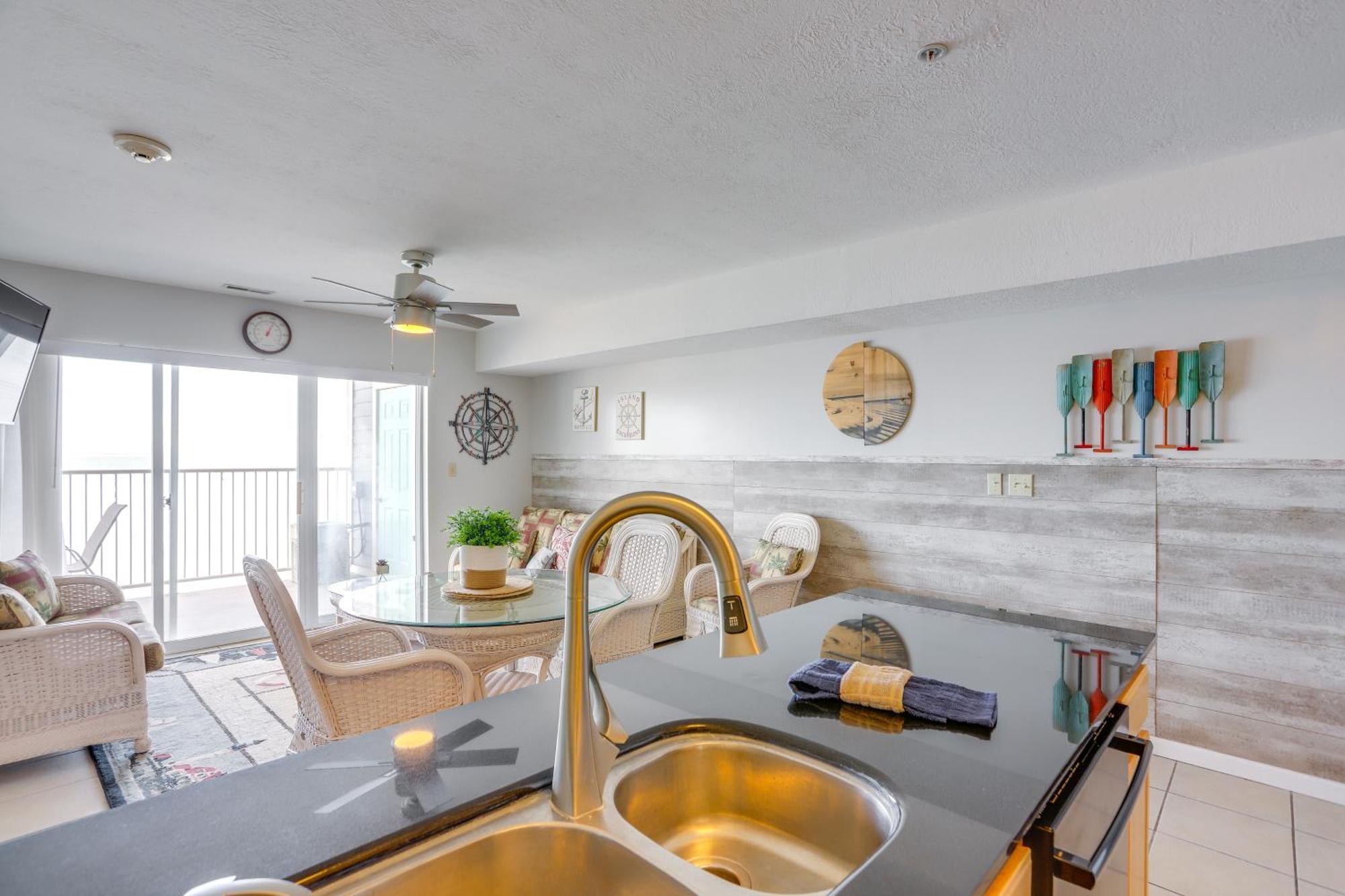 Cozy Lakefront Middle Bass Retreat With Balcony Put-in-Bay Exteriör bild